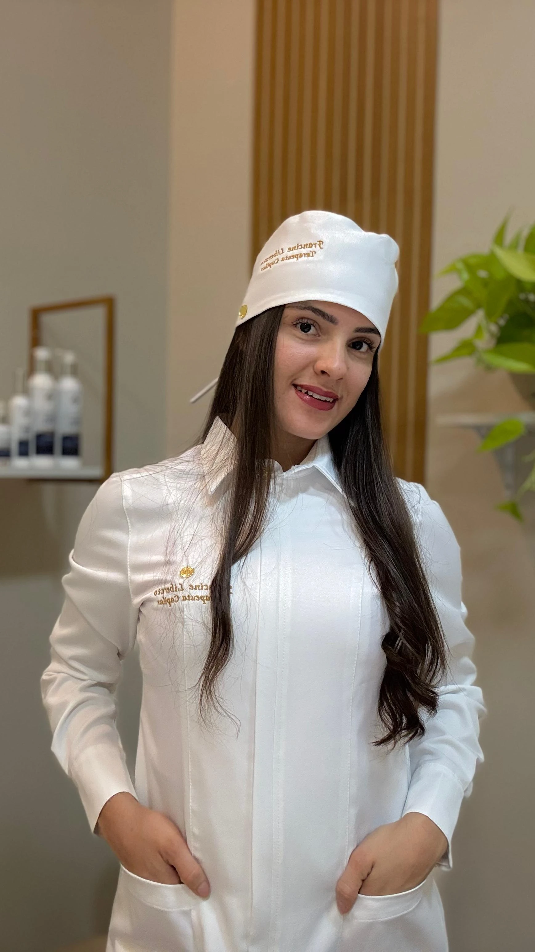 Francine Liberato - Única Clínica de Terapia Capilar em Sertãozinho, Especialista em Queda de Cabelo e Calvície